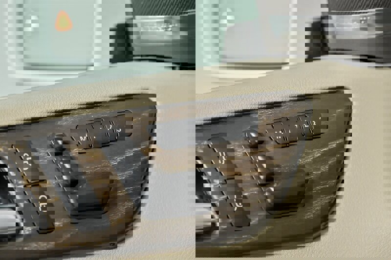 Used 2016 Mercedes-Benz GL 320 BlueTEC 4MATIC image 15