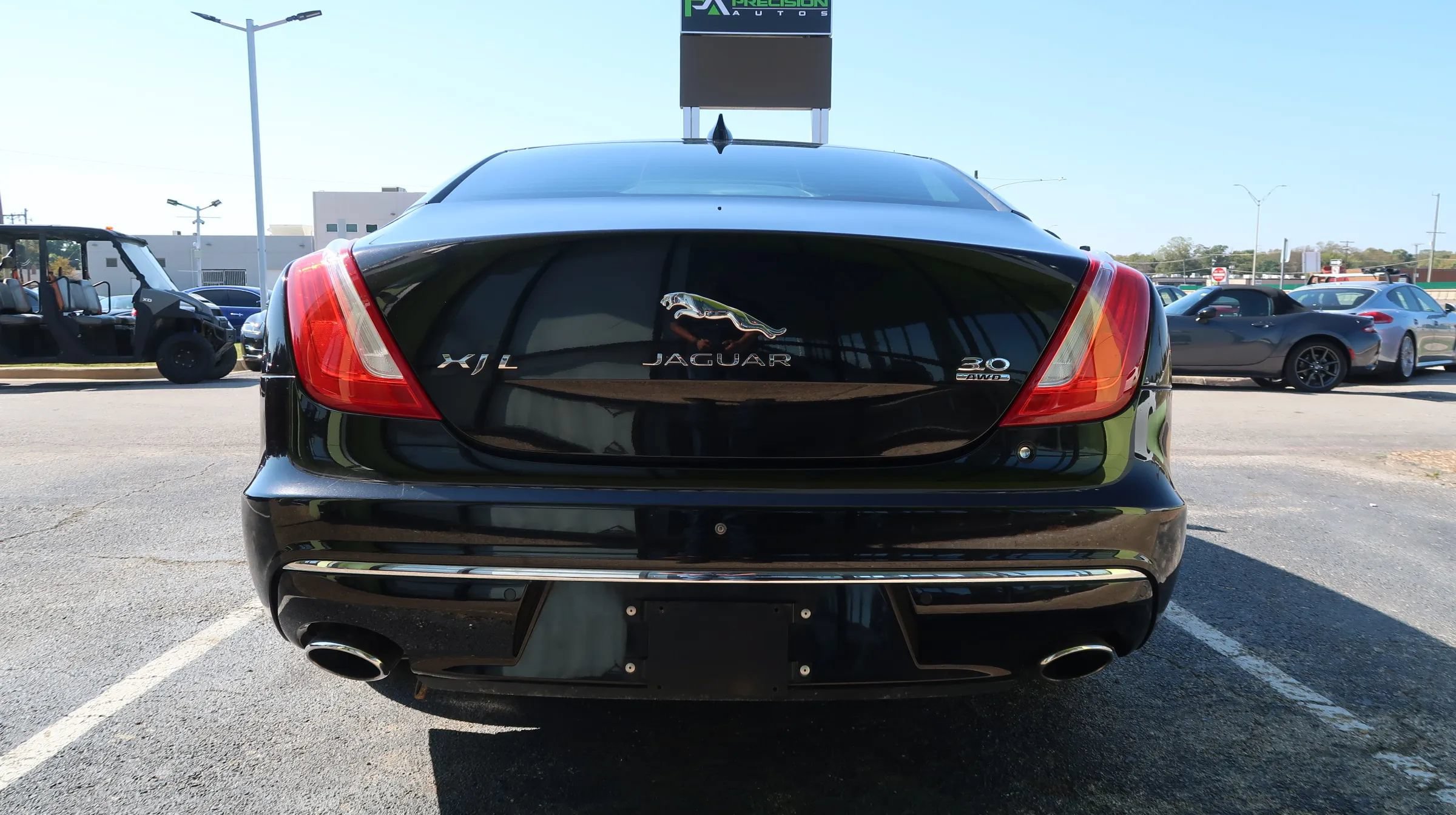 Used 2017 Jaguar XJ L Portfolio AWD/4WD image 9