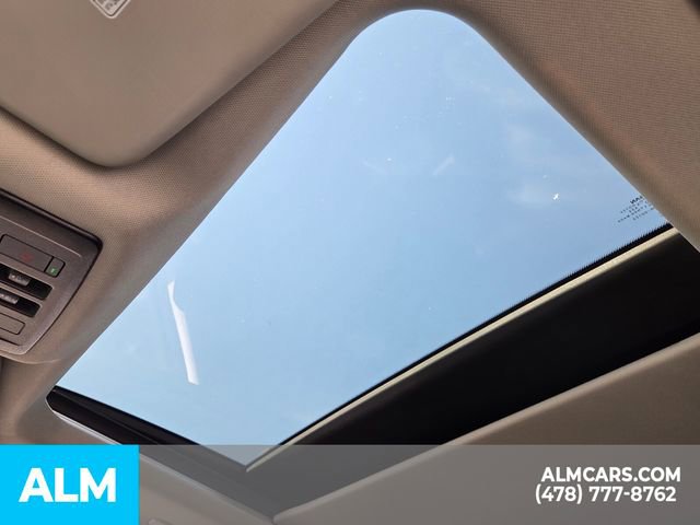 Used 2023 Nissan Rogue SV w/ SV Premium B Package image 17