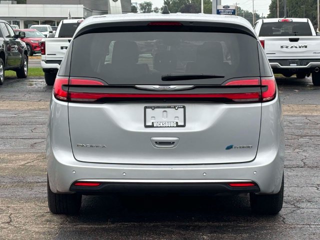 Used 2023 Chrysler Pacifica Touring-L FWD image 37