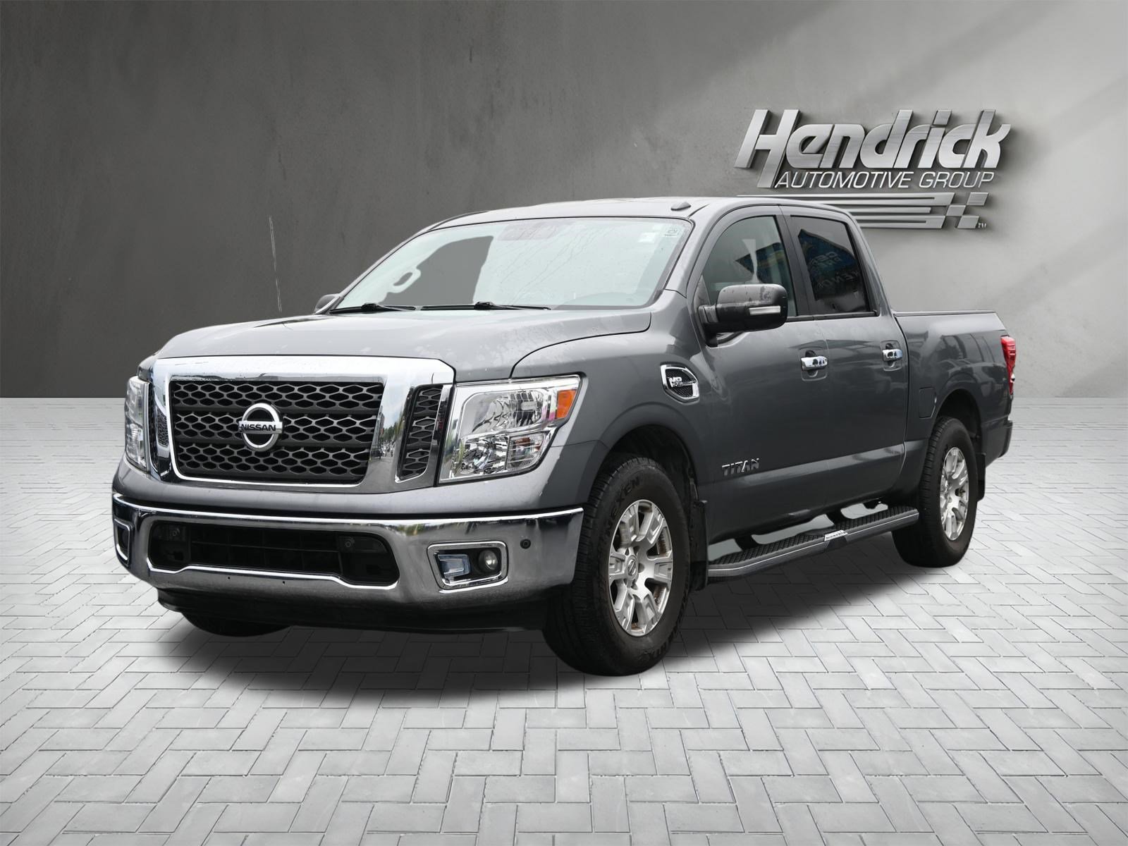 Used 2017 Nissan Titan SV RWD image 5