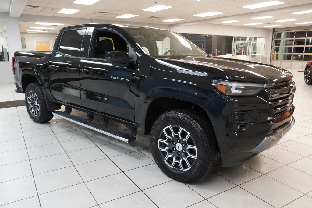 Used 2023 Chevrolet Colorado Z71 w/ Z71 Convenience Package 2 AWD/4WD image 15