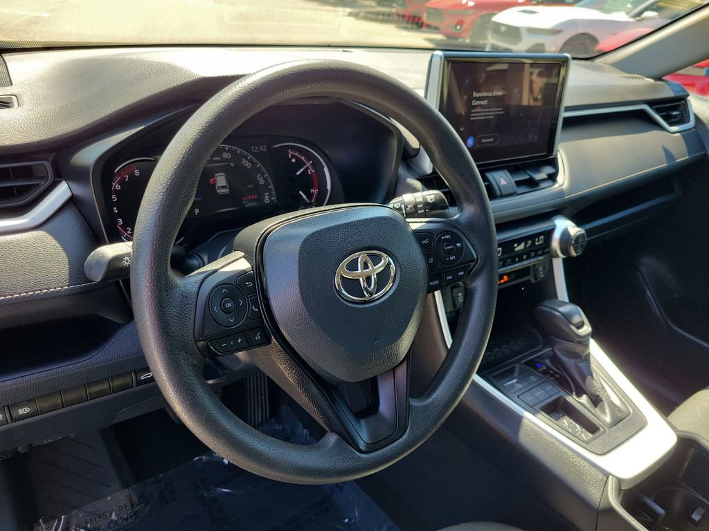 Used 2023 Toyota RAV4 XLE w/ Convenience Package FWD image 17