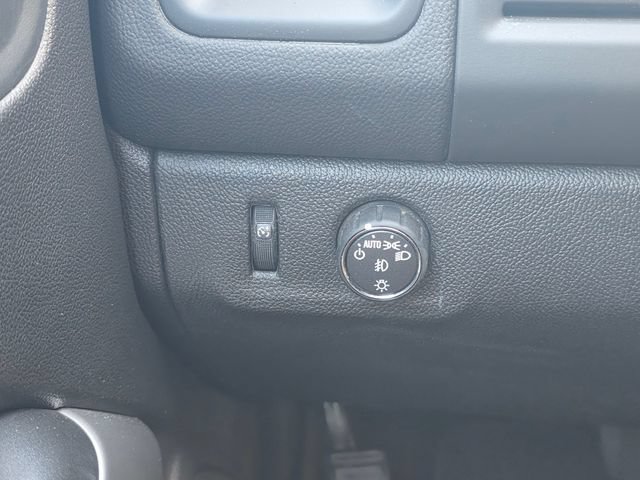 Used 2016 Chevrolet Colorado LT w/ LT Convenience Package RWD image 32