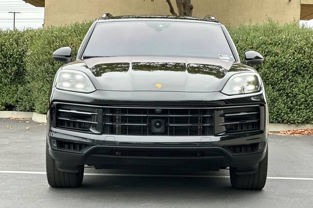 Used 2024 Porsche Cayenne AWD/4WD image 8