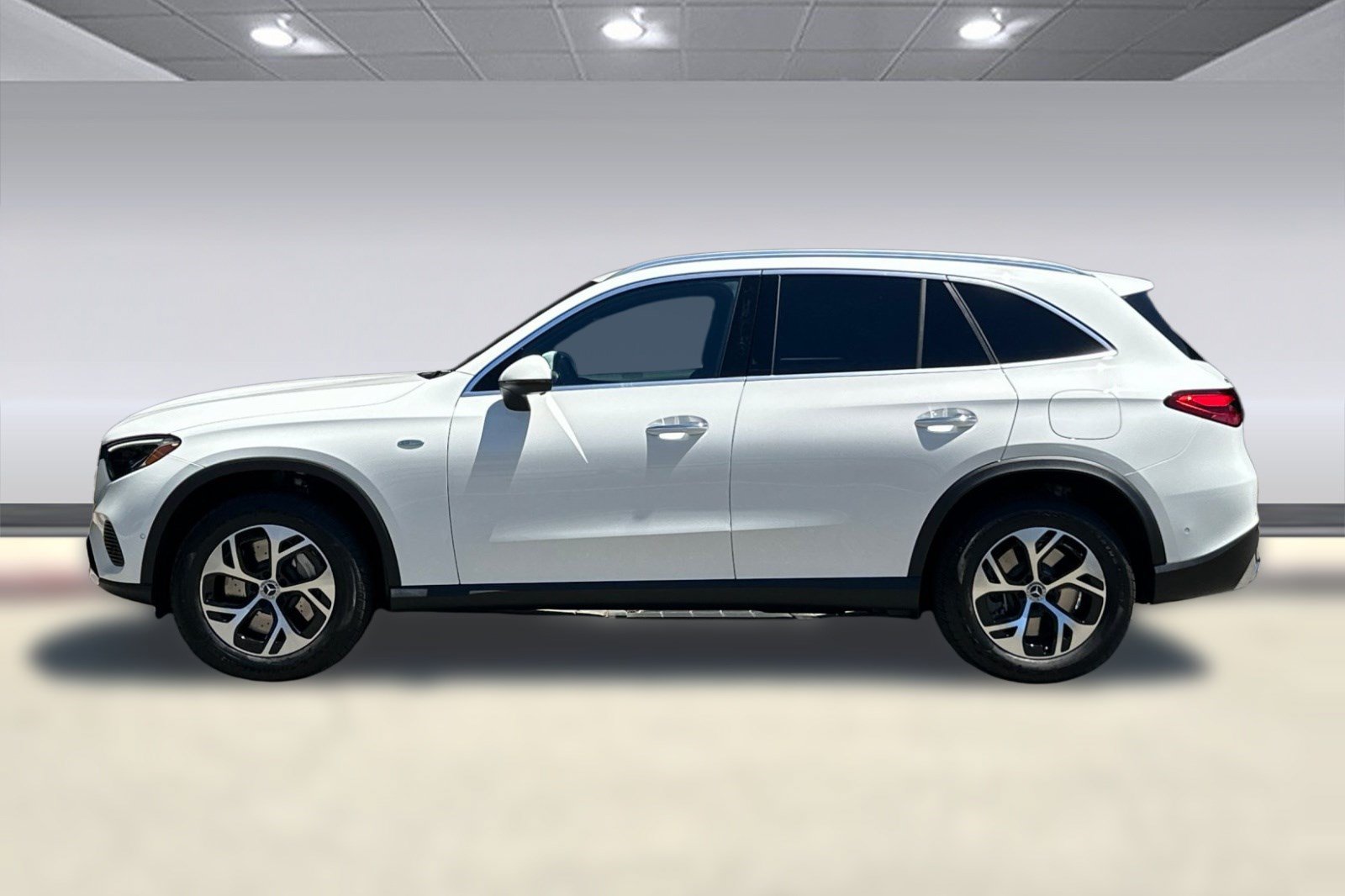 New 2025 Mercedes-Benz GLC 350e 4MATIC image 2