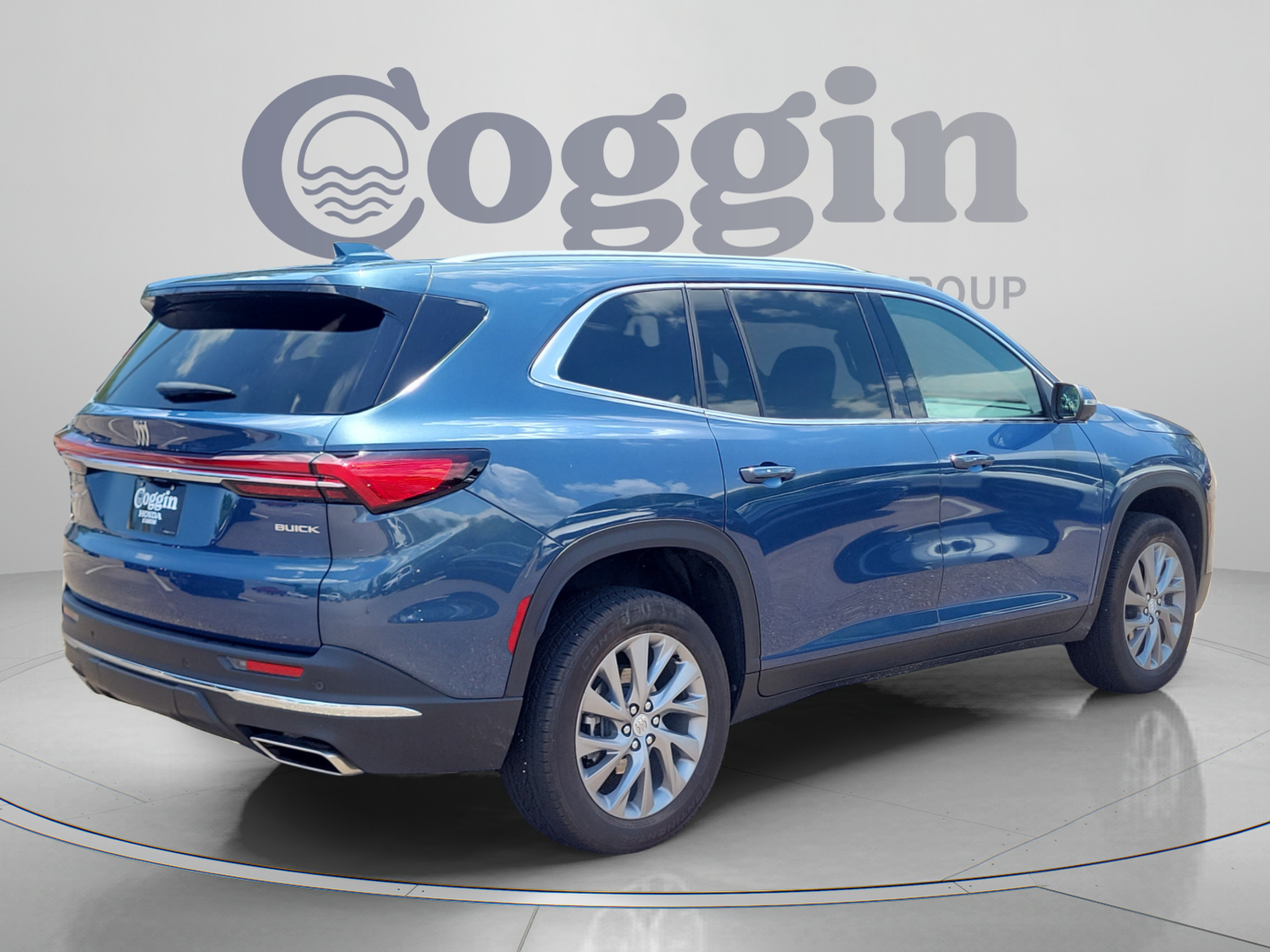 Used 2025 Buick Enclave Preferred AWD/4WD image 5