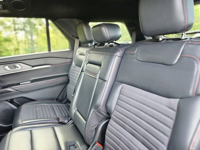 Used 2025 Ford Explorer ST-Line w/ ST-Line Street Pack image 25