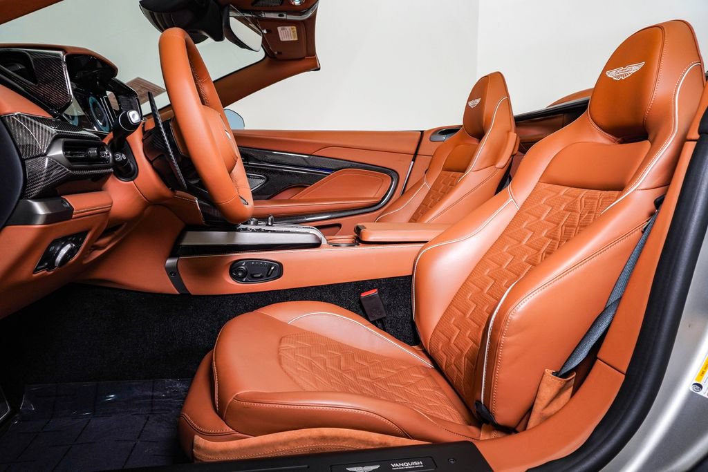 Used 2026 Aston Martin Vanquish Convertible RWD image 24