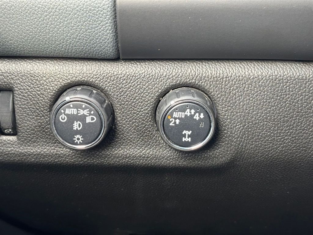 Used 2022 Chevrolet Colorado Z71 AWD/4WD image 19