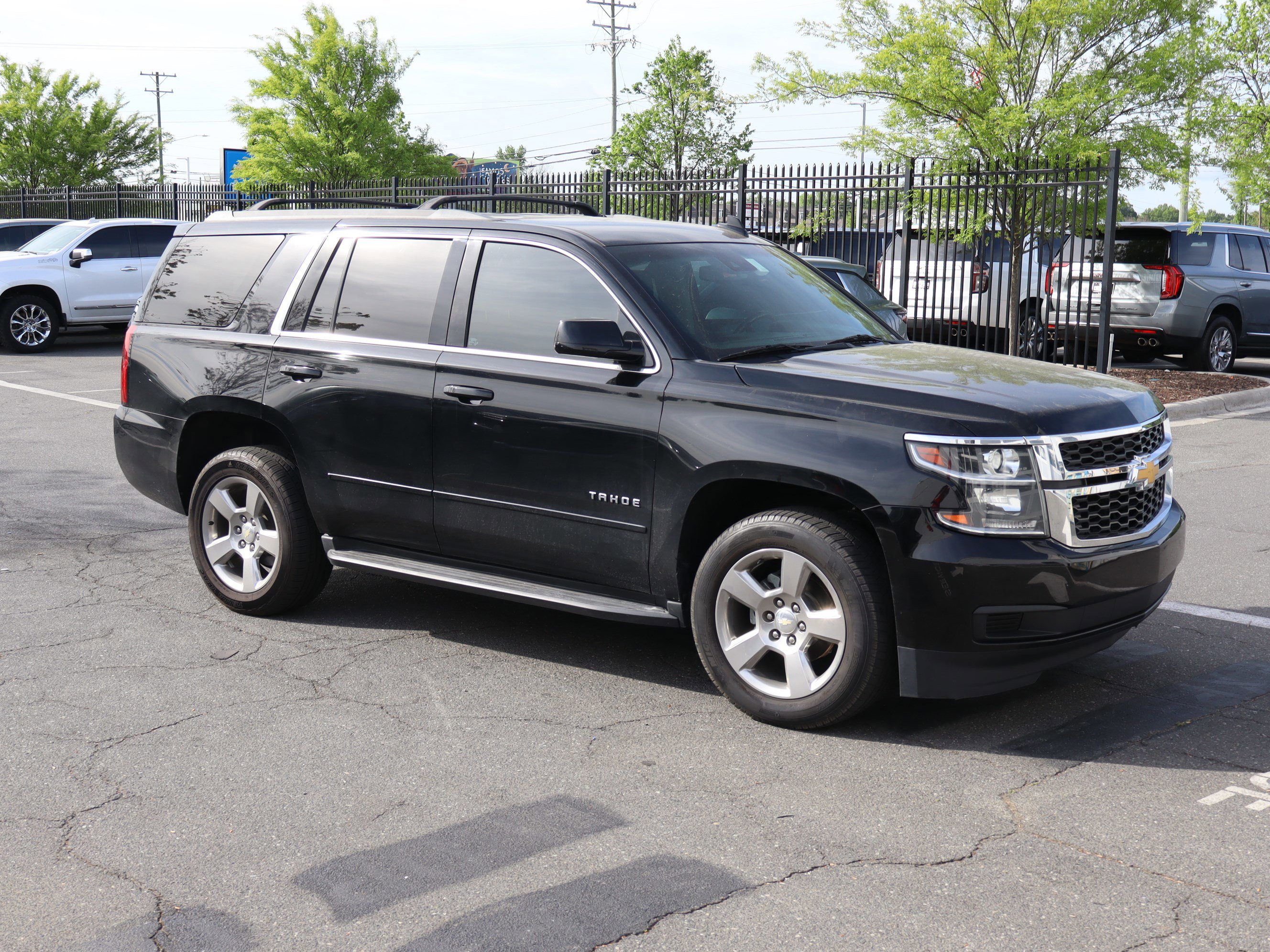 Used 2018 Chevrolet Tahoe LS w/ All-Season Package image 13