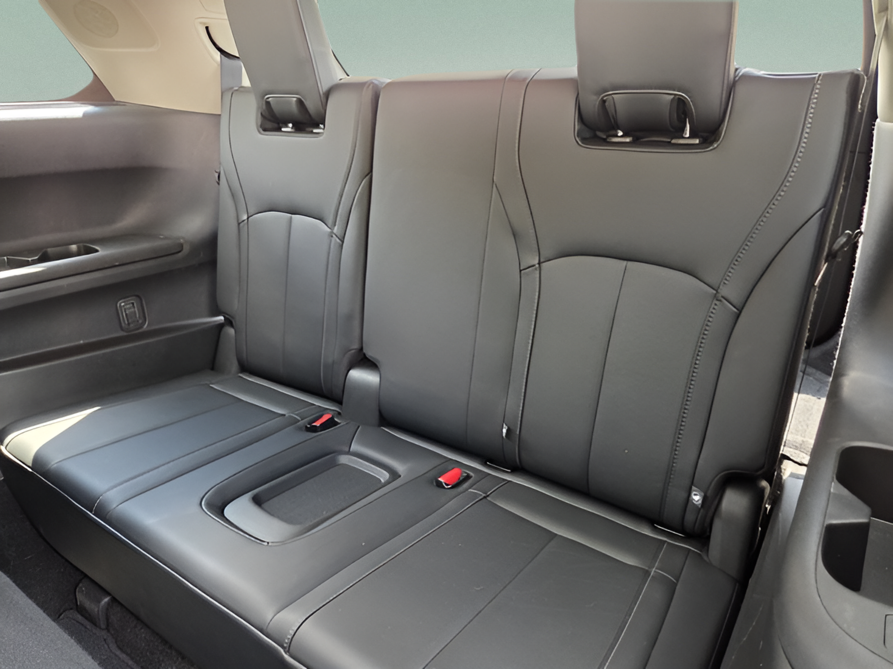 Used 2023 INFINITI QX60 Luxe w/ Cargo Package FWD image 10