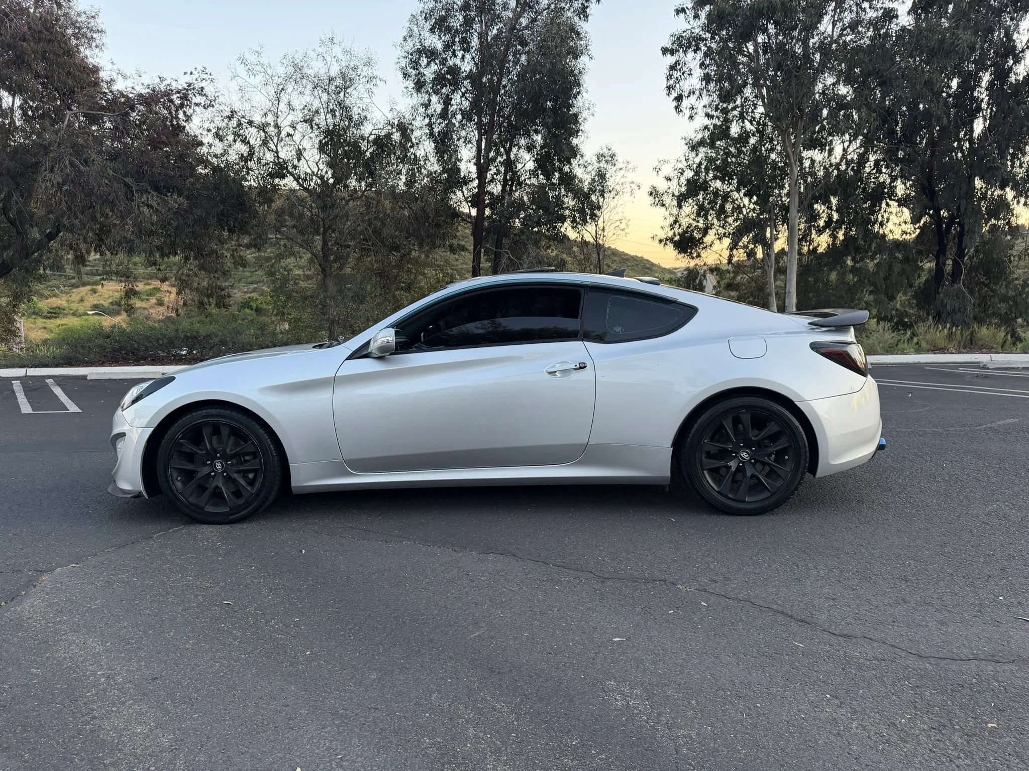 Used 2014 Hyundai Genesis 3.8 image 2