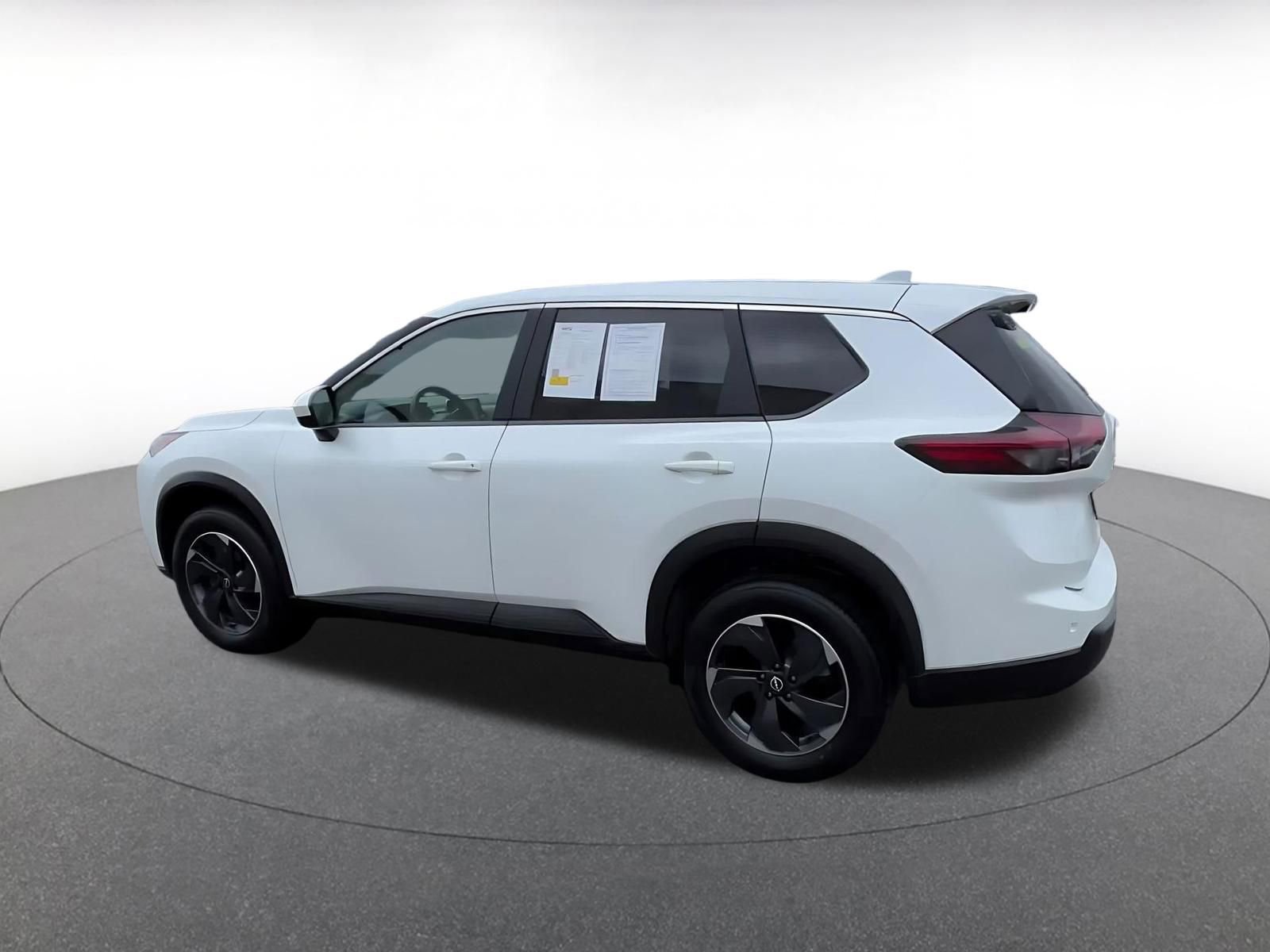 Used 2025 Nissan Rogue SV AWD/4WD image 10