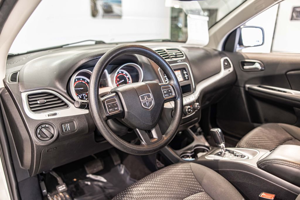 Used 2018 Dodge Journey SE FWD image 18