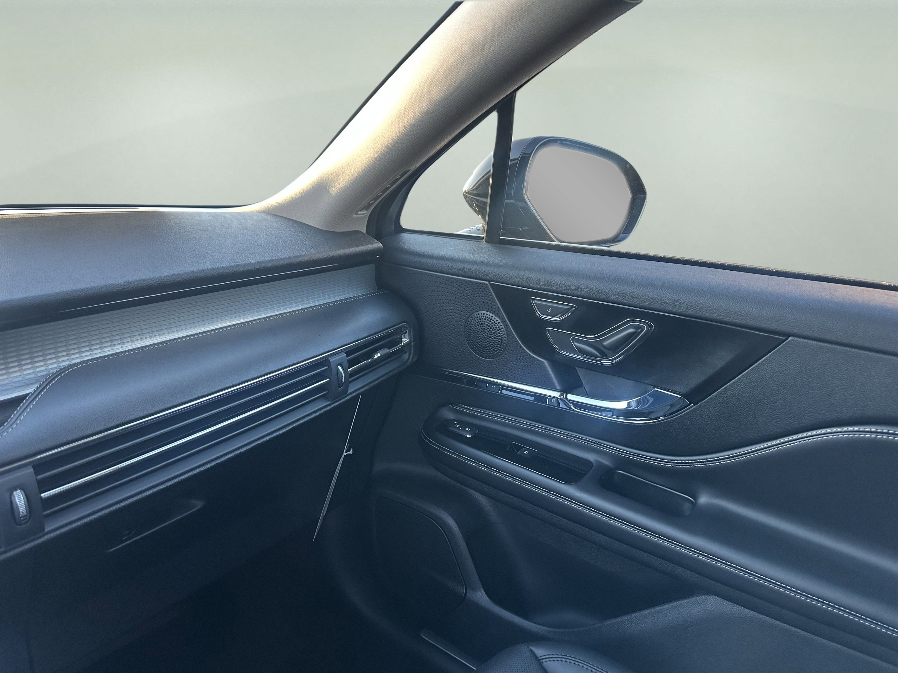 New 2026 Lincoln Corsair Premiere image 16