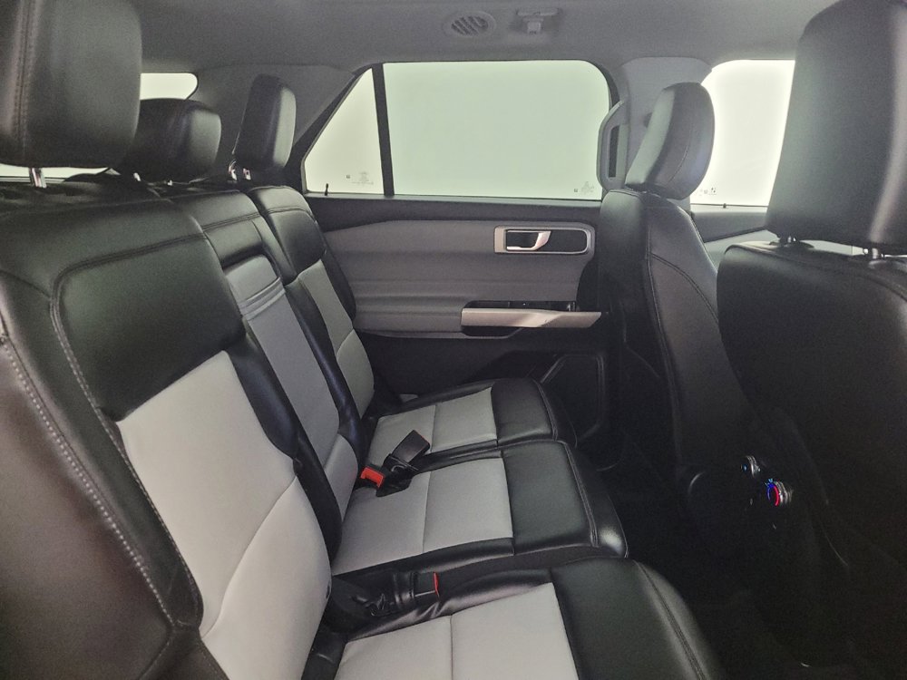 Used 2022 Ford Explorer XLT w/ Equipment Group 202A AWD/4WD image 19