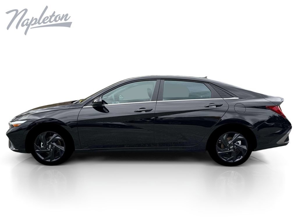New 2026 Hyundai Elantra SEL Sport Premium FWD image 3
