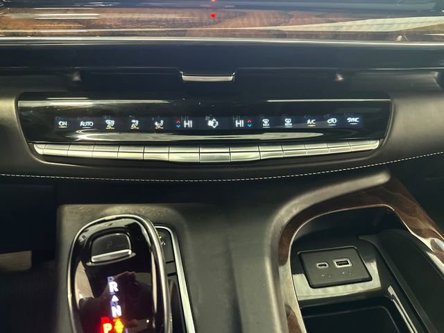 Used 2022 Cadillac Escalade ESV Sport Platinum w/ Heavy-Duty Trailer Package image 17