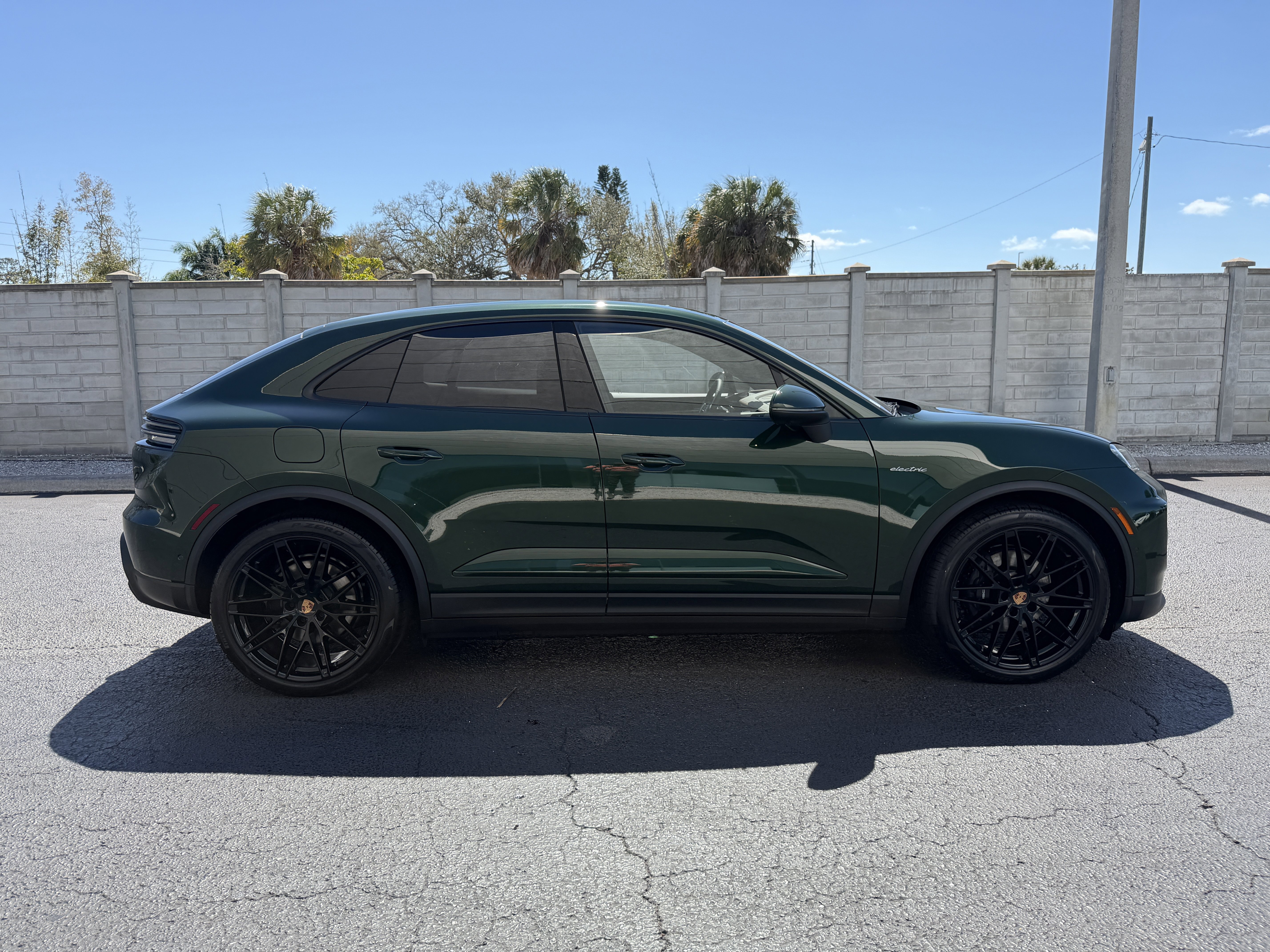 New 2026 Porsche Macan 4 Electric image 7