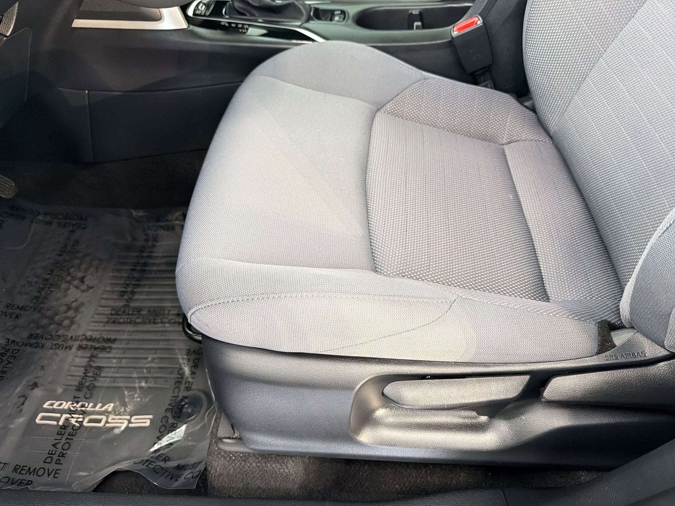 Used 2024 Toyota Corolla Cross SE image 14