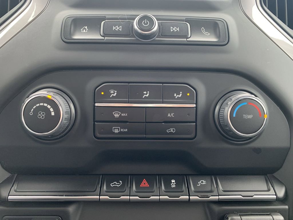 Used 2022 Chevrolet Silverado 2500 Custom w/ Custom Value Package image 16