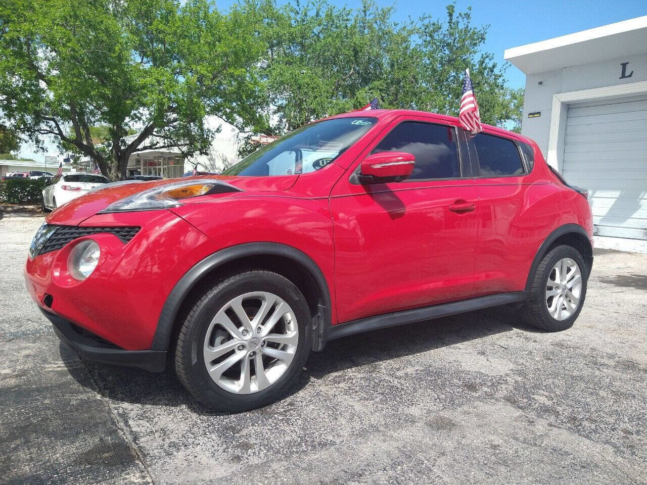 Used 2015 Nissan Juke SV w/ Technology Package image 4