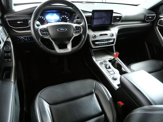 Certified 2023 Ford Explorer XLT w/ Equipment Group 202A AWD/4WD image 4