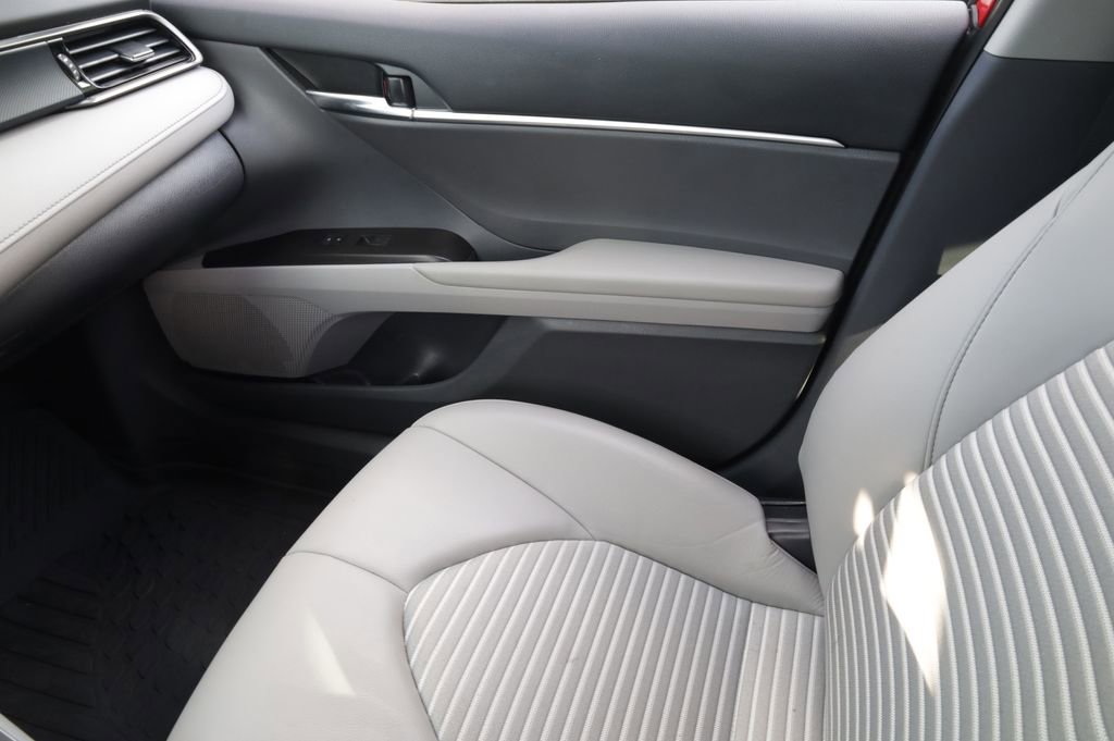 Used 2024 Toyota Camry SE w/ Convenience Package image 11