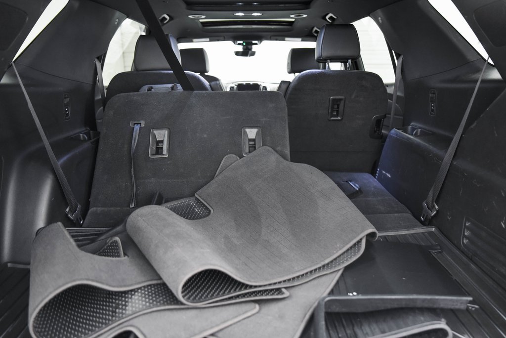 Used 2023 Chevrolet Traverse RS image 13