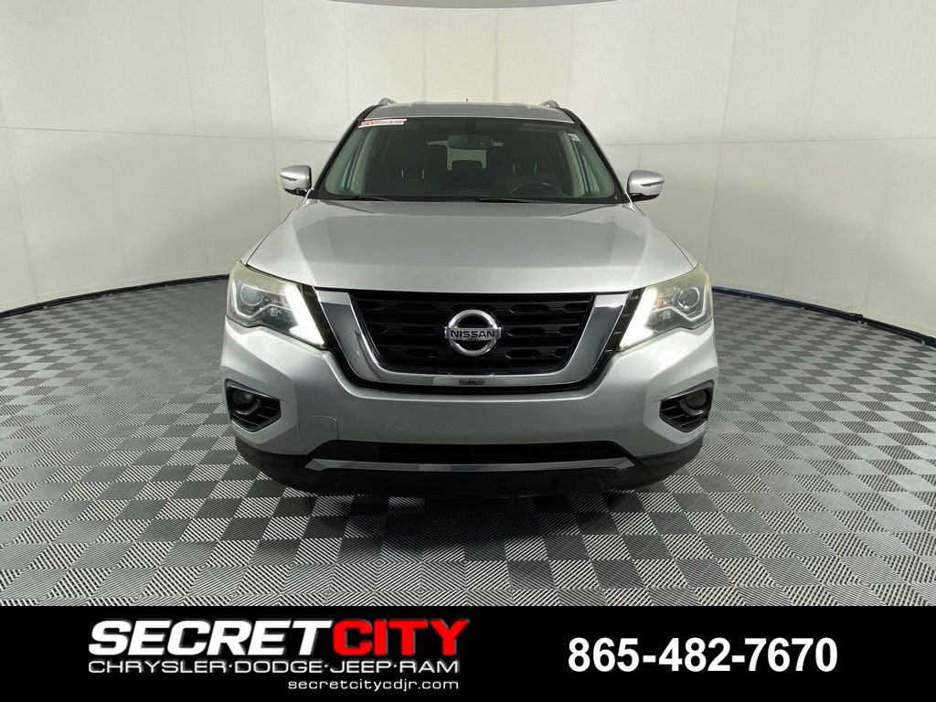 Used 2018 Nissan Pathfinder SV FWD image 2