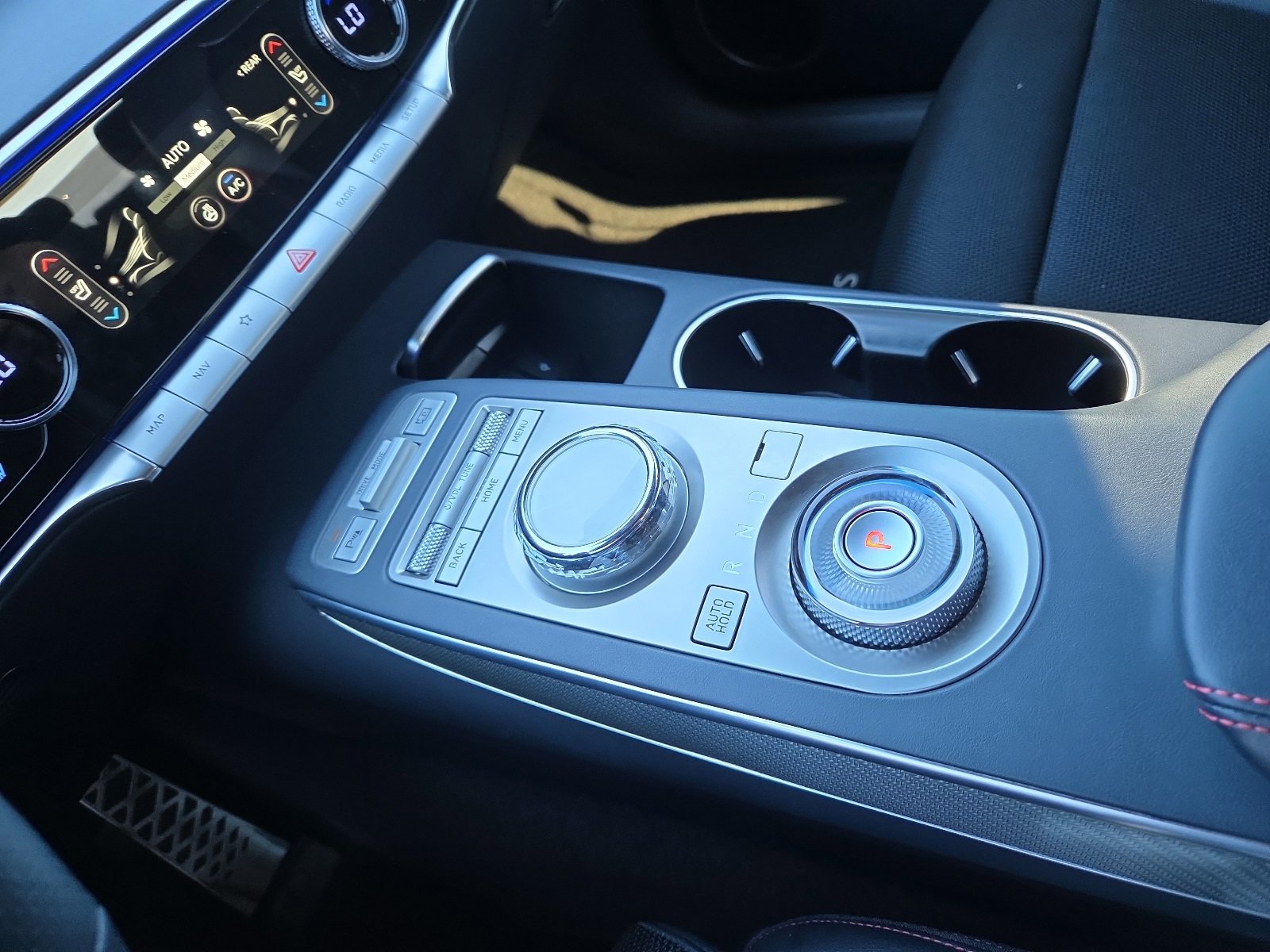 Used 2023 Genesis GV70 2.5T w/ Sport Prestige Package image 25