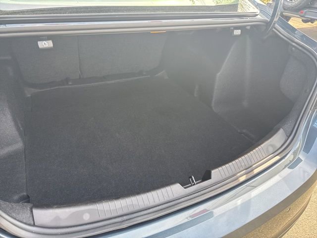 Used 2019 Chevrolet Malibu LT w/ Driver Confidence Package image 11