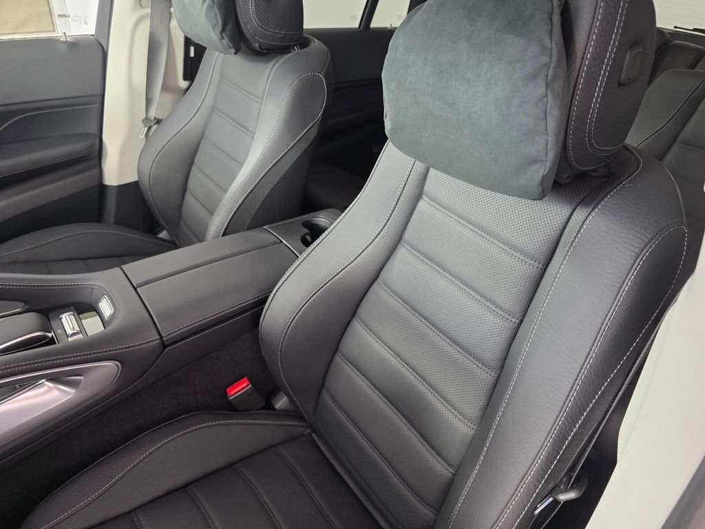 New 2026 Mercedes-Benz GLS 450 4MATIC image 8