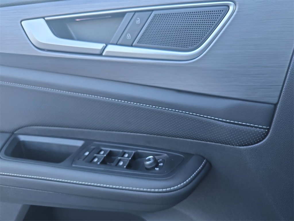 New 2026 Volkswagen Atlas Cross Sport SE image 12