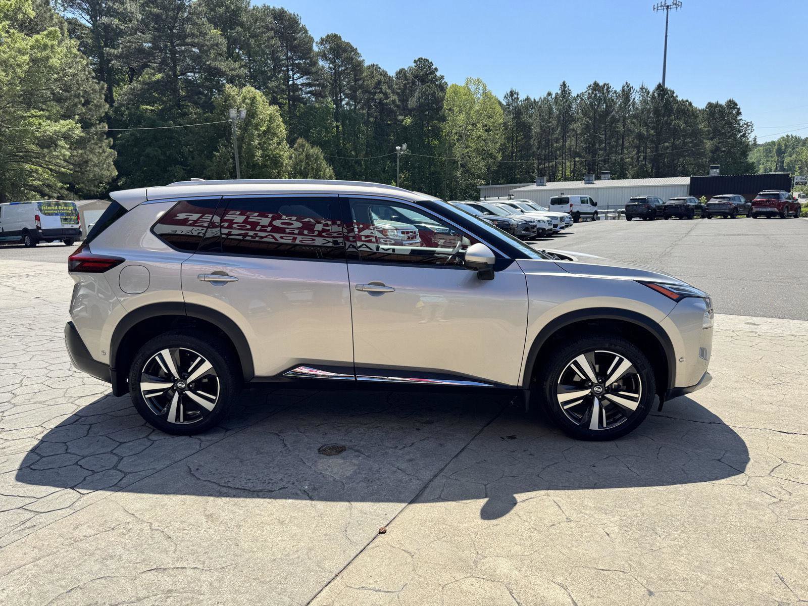 Used 2021 Nissan Rogue Platinum image 19