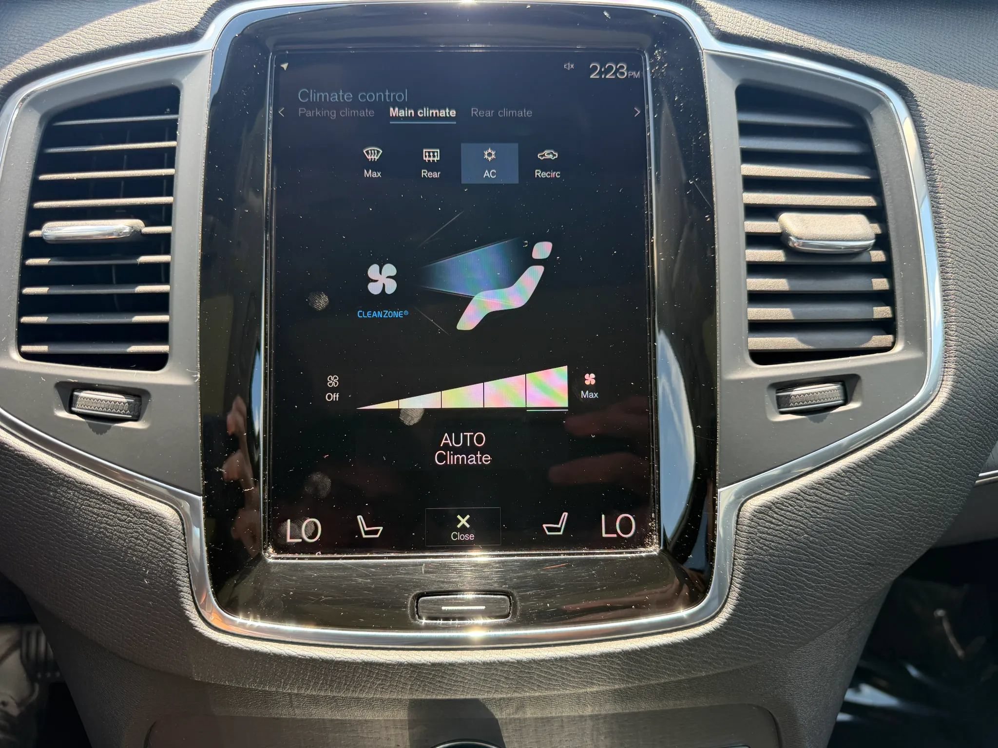 Used 2020 Volvo XC90 T6 Momentum w/ Protection Package AWD/4WD image 19