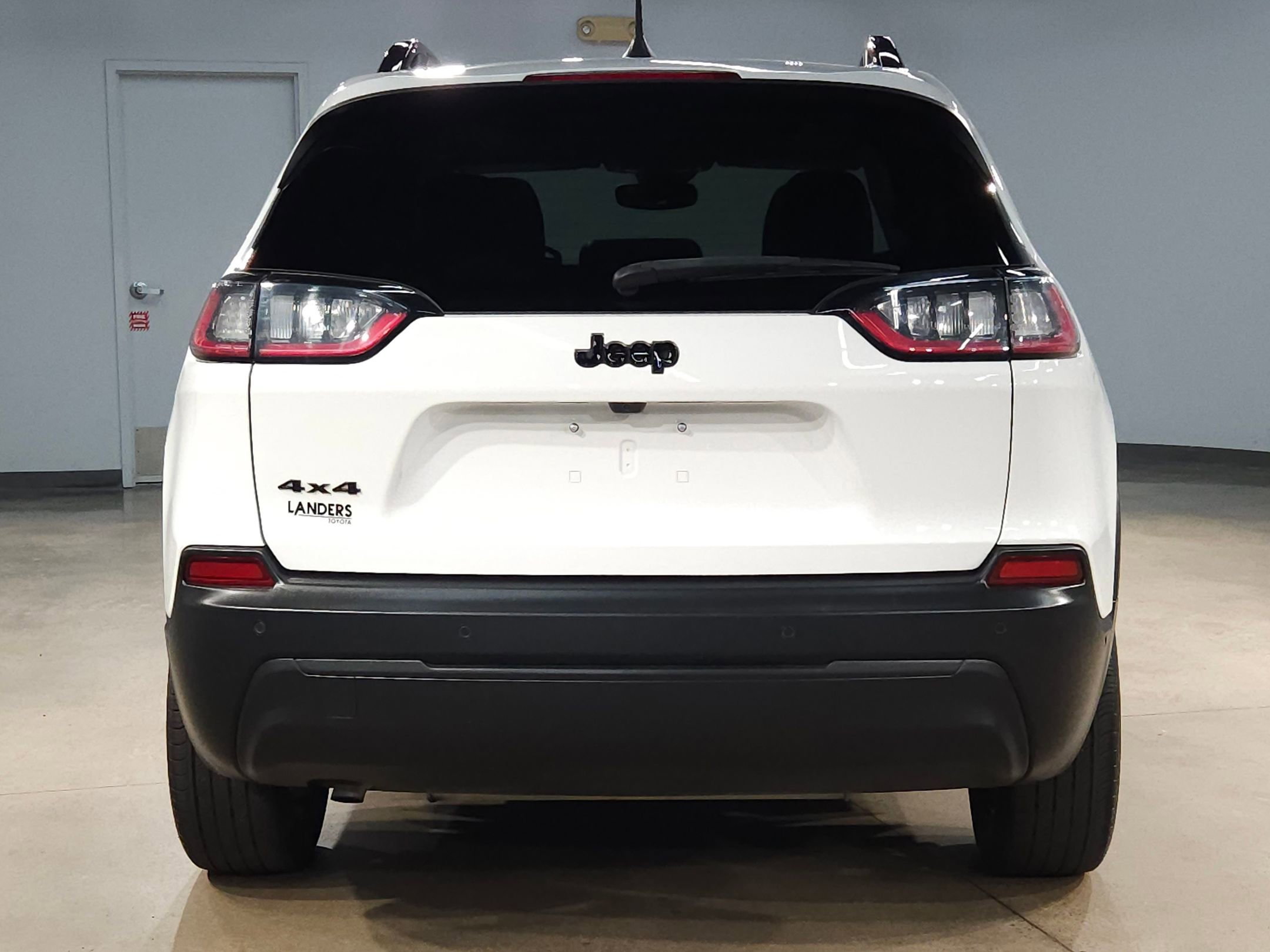 Used 2023 Jeep Cherokee Altitude Lux w/ Lux Elite Package AWD/4WD image 6