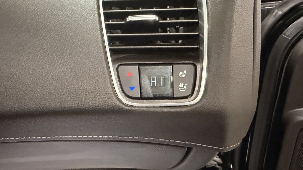 Used 2015 Chevrolet Corvette Stingray Z51 w/ 2LT Preferred Equipment Group image 24