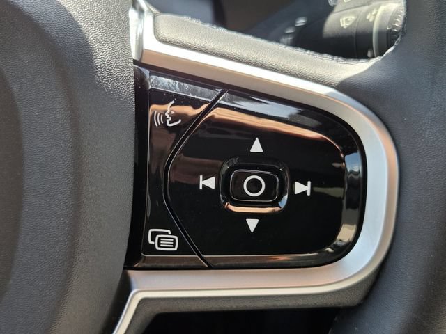 Used 2025 Volvo XC90 B5 Core AWD/4WD image 24
