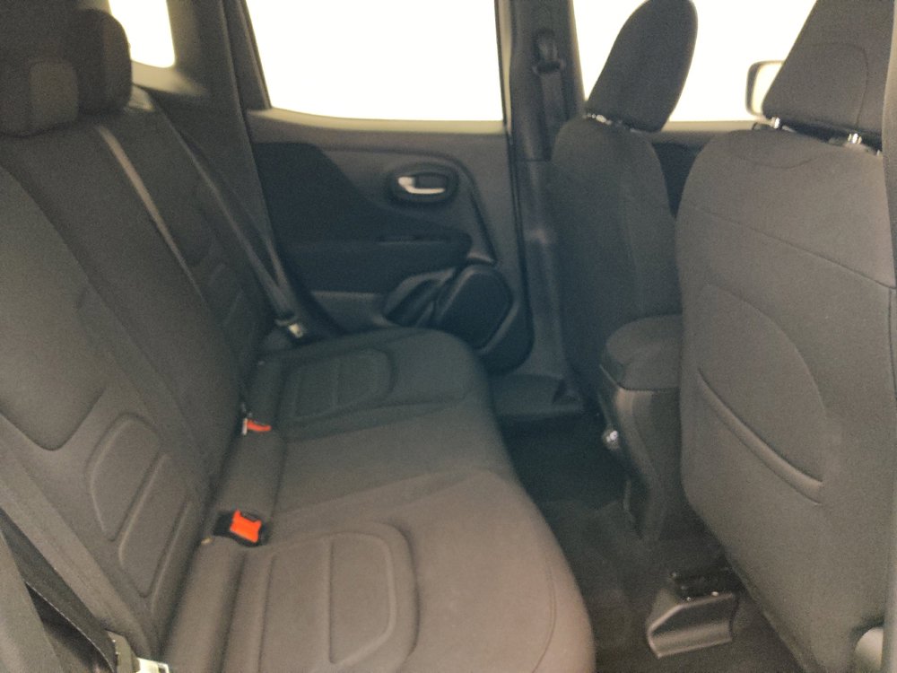 Used 2021 Jeep Renegade Latitude AWD/4WD image 19