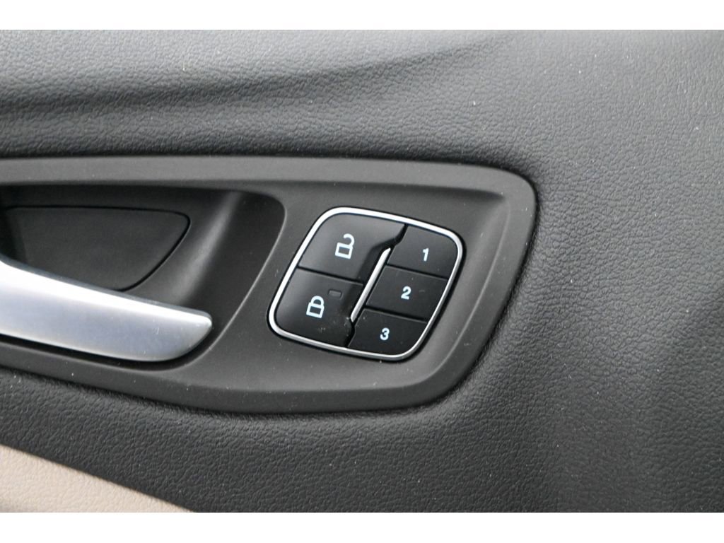 Used 2019 Ford Escape Titanium image 28