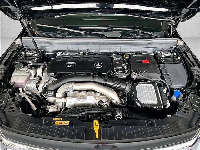 Used 2026 Mercedes-Benz GLB 250 image 11