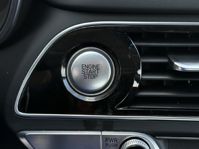 Used 2023 Genesis G70 2.0T RWD image 21