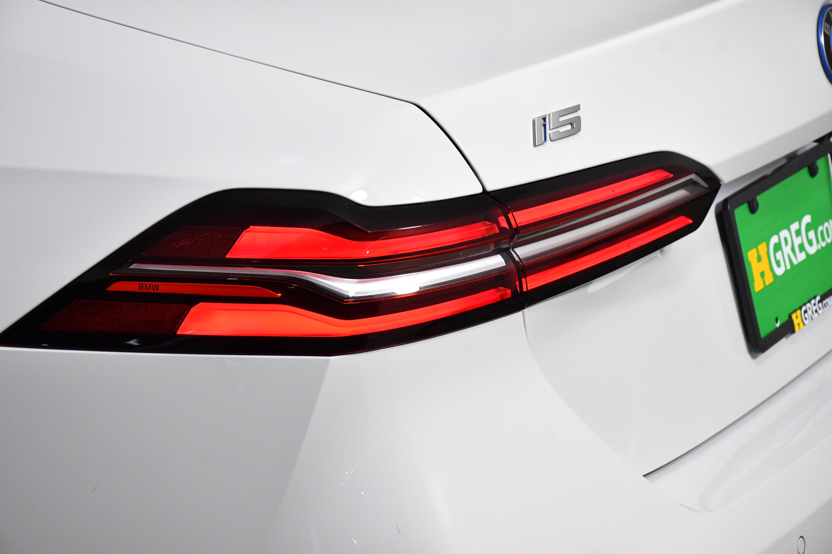 Used 2025 BMW i5 eDrive40i w/ Executive Package image 33