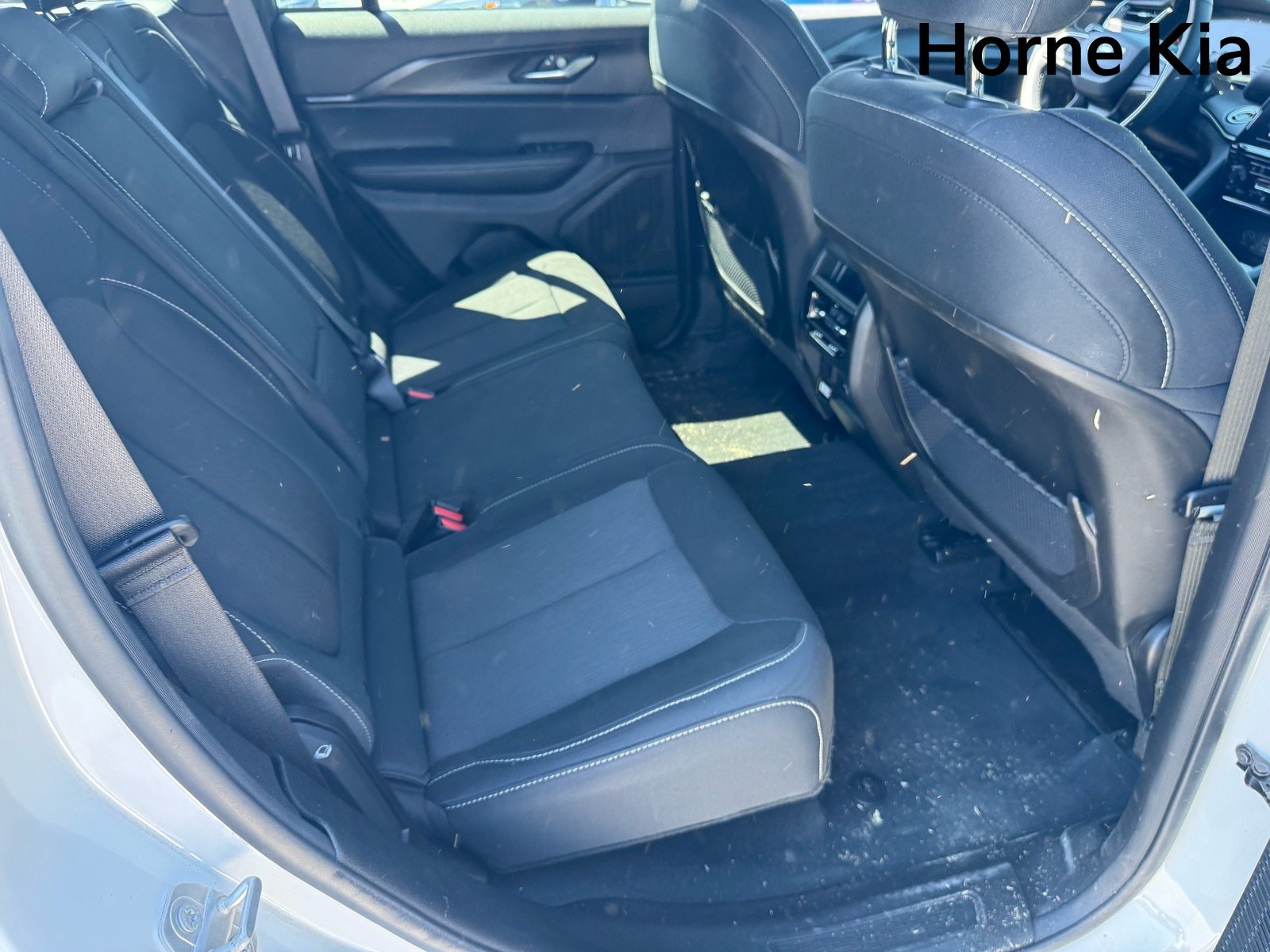 Used 2025 Jeep Grand Cherokee Laredo w/ Luxury Tech Group I AWD/4WD image 28
