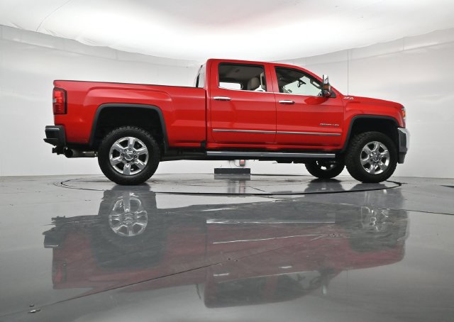 Used 2019 GMC Sierra 2500 SLT w/ Duramax Plus Package AWD/4WD image 34
