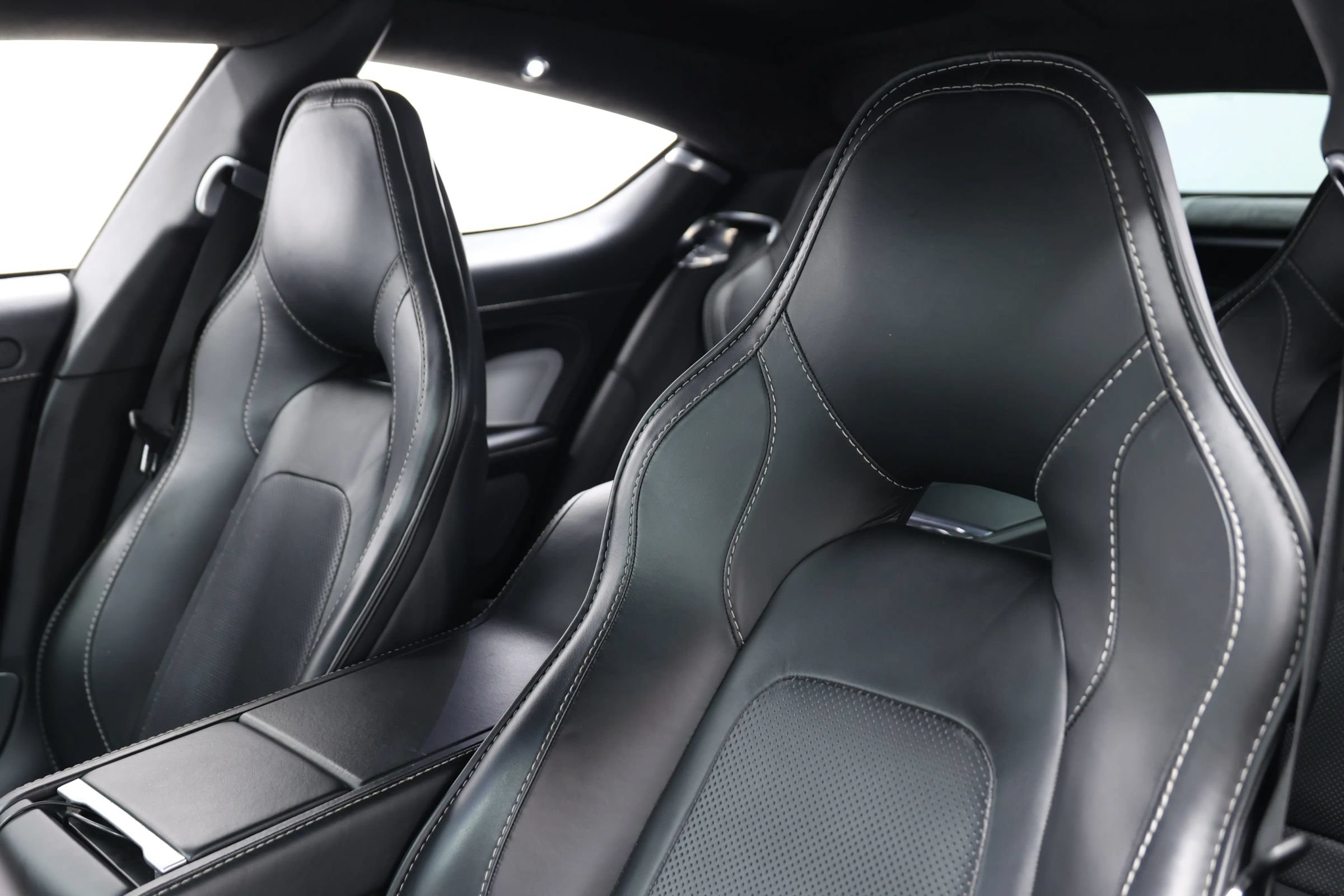 Used 2015 Aston Martin Rapide S RWD image 18