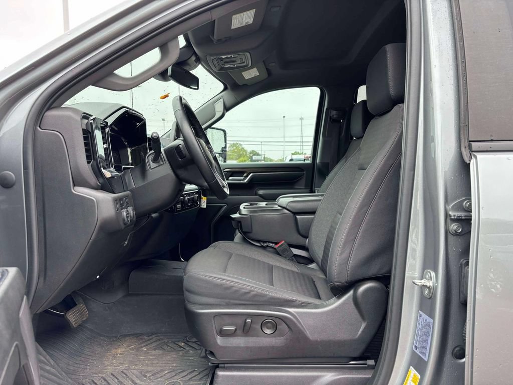 Used 2024 Chevrolet Silverado 2500 LT w/ All Star Edition AWD/4WD image 3