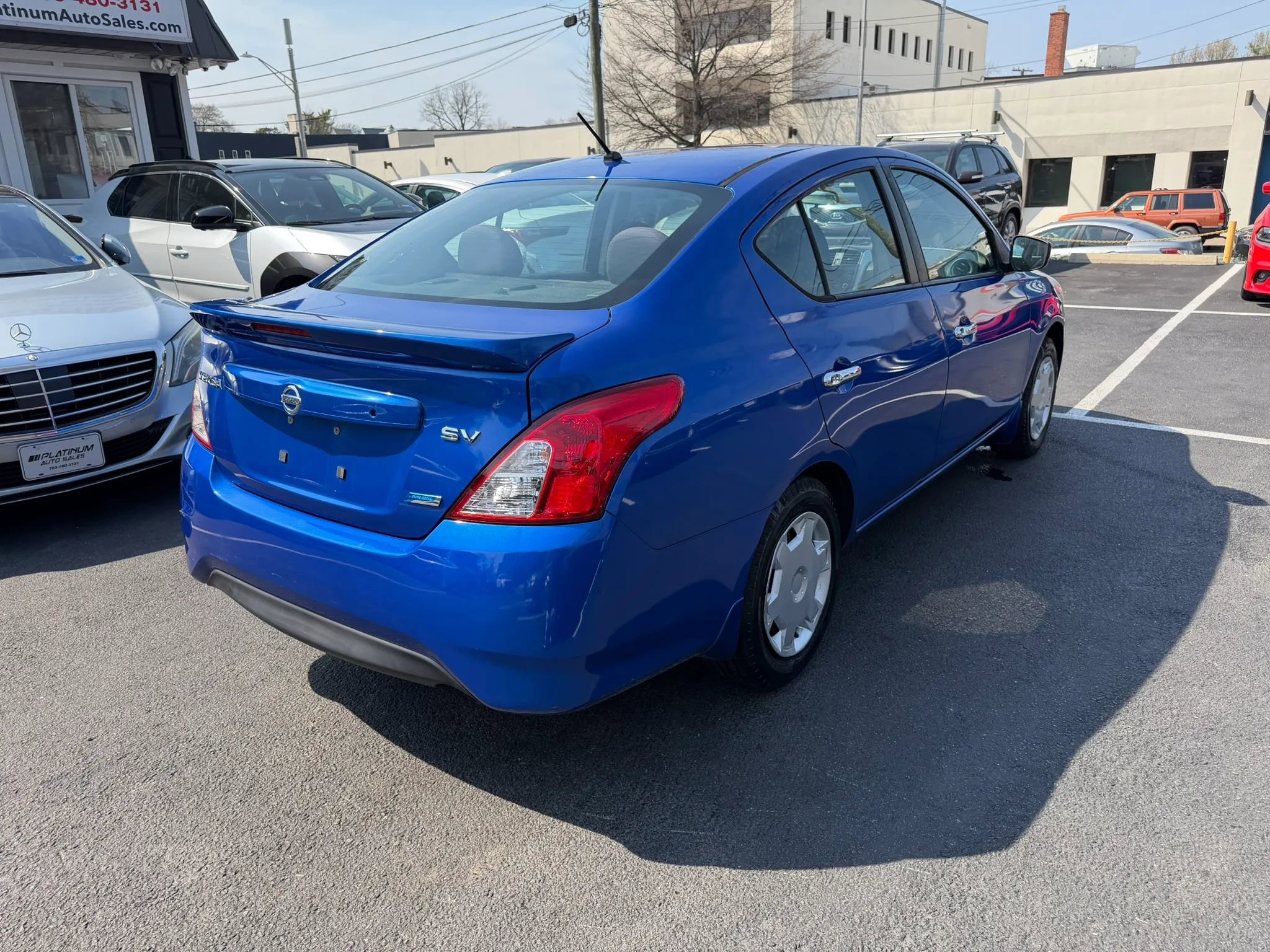 Used 2015 Nissan Versa SV image 10